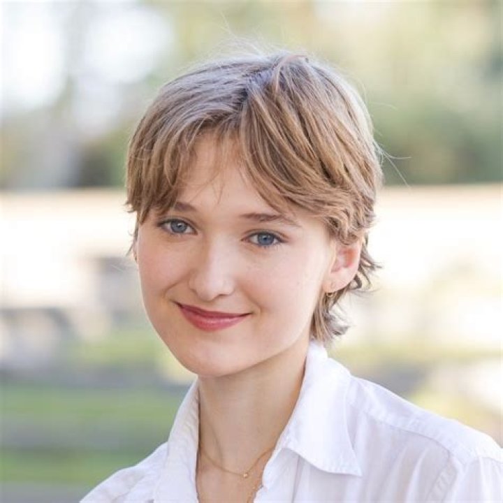 Neve O'Brien: The Rising Star of Modern Entertainment