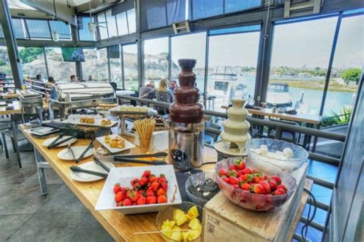 Newport Beach Brunch: A Complete Guide to Enjoying the Best Coastal Dining Experience