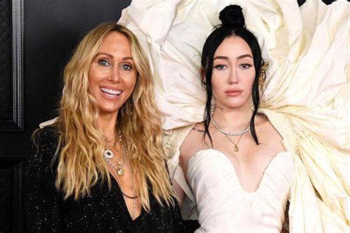 Noah Cyrus Full Name: Exploring the Life and Career of a Rising Star