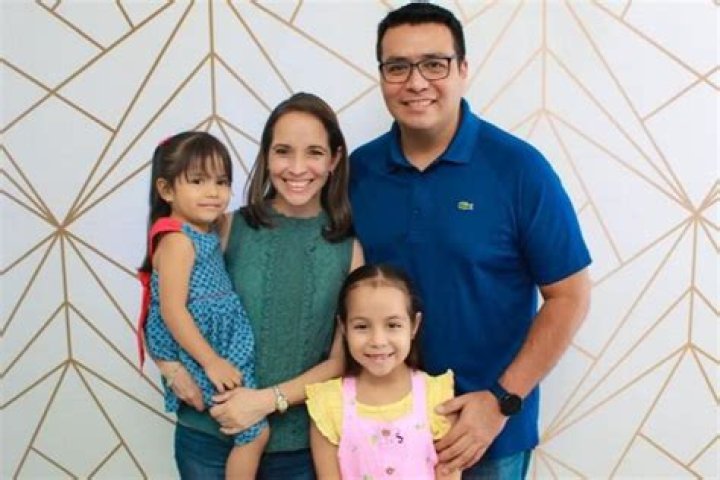 Pablo Escobar Family Pics: A Glimpse into the Infamous Drug Lord's Personal Life