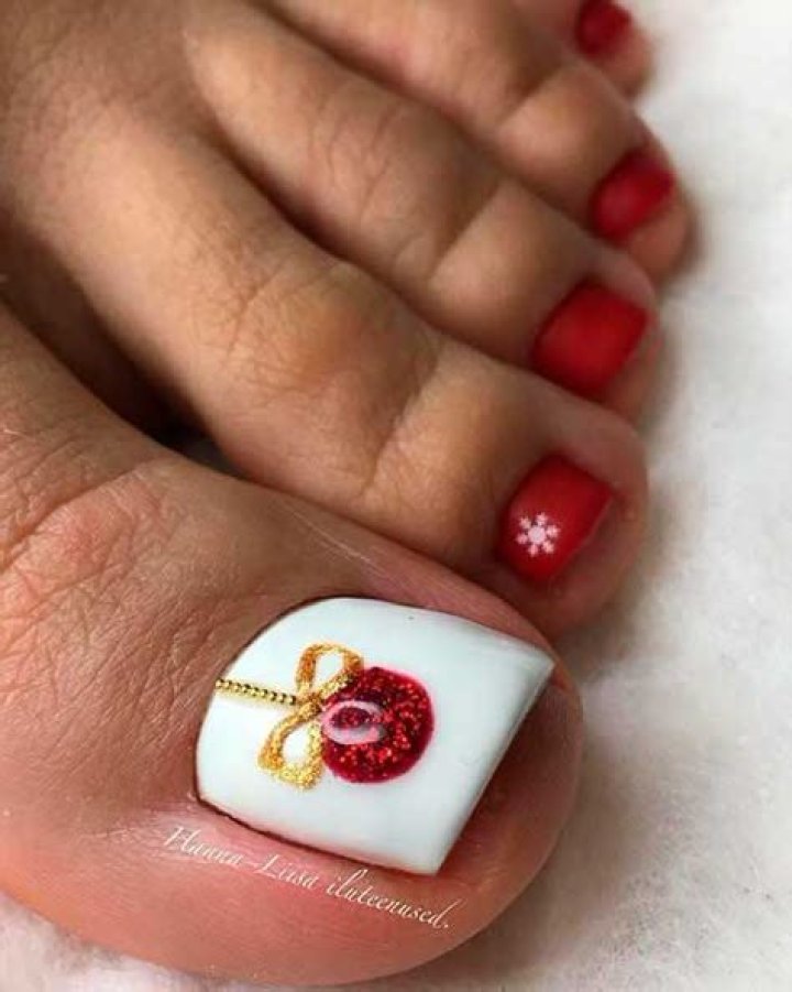Pedicure Ideas Winter: Stay Stylish and Cozy This Season