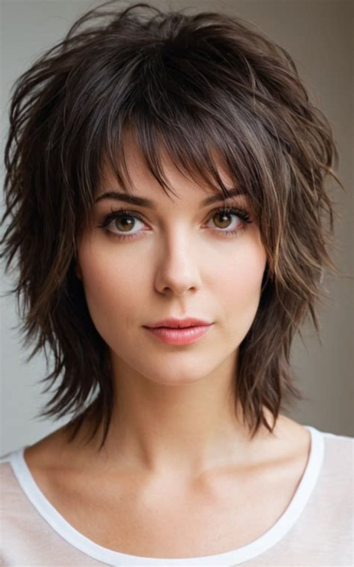 Razor Cut Hairstyles for Medium Hair: A Comprehensive Guide