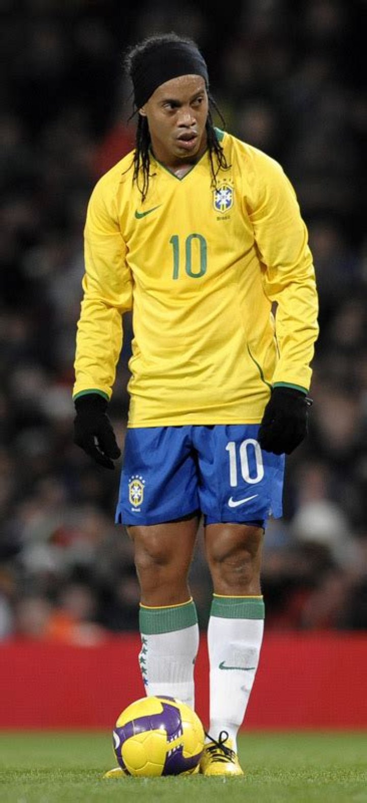 Ronaldinho Height: A Detailed Look Into the Iconic Brazilian Star's Physical Attributes