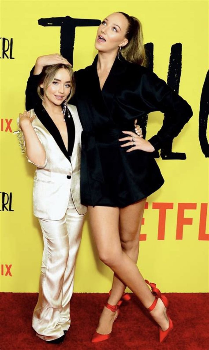 Sabrina Carpenter Height: A Comprehensive Guide to Her Life, Career, and Achievements