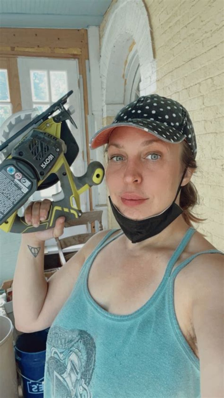 Tanya Harding: A Comprehensive Look at the Controversial Figure in Ice Skating