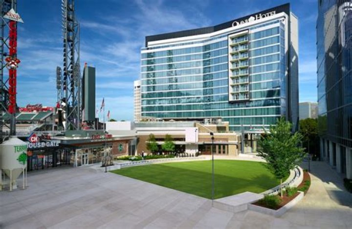 The Omni Atlanta Hotel at Battery Atlanta: A Premier Destination for Luxury and Comfort