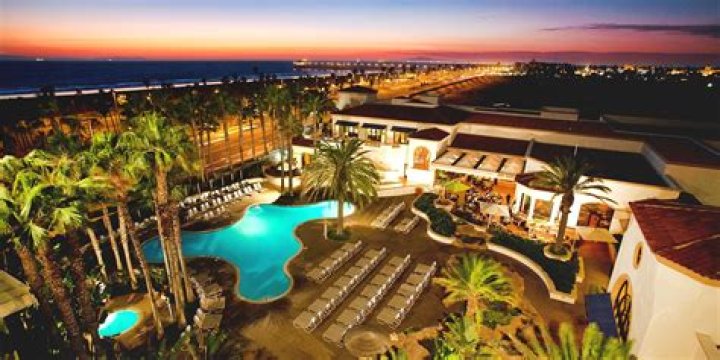 The Waterfront Hilton Huntington Beach: A Premier Coastal Escape