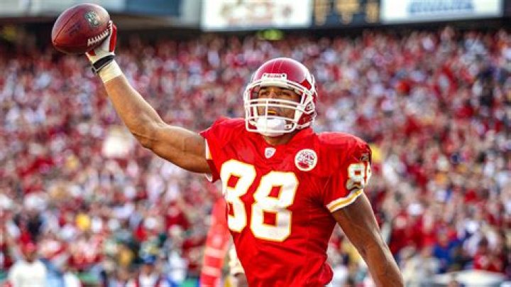 Tony Gonzalez NFL: The Hall of Fame Tight End's Remarkable Journey