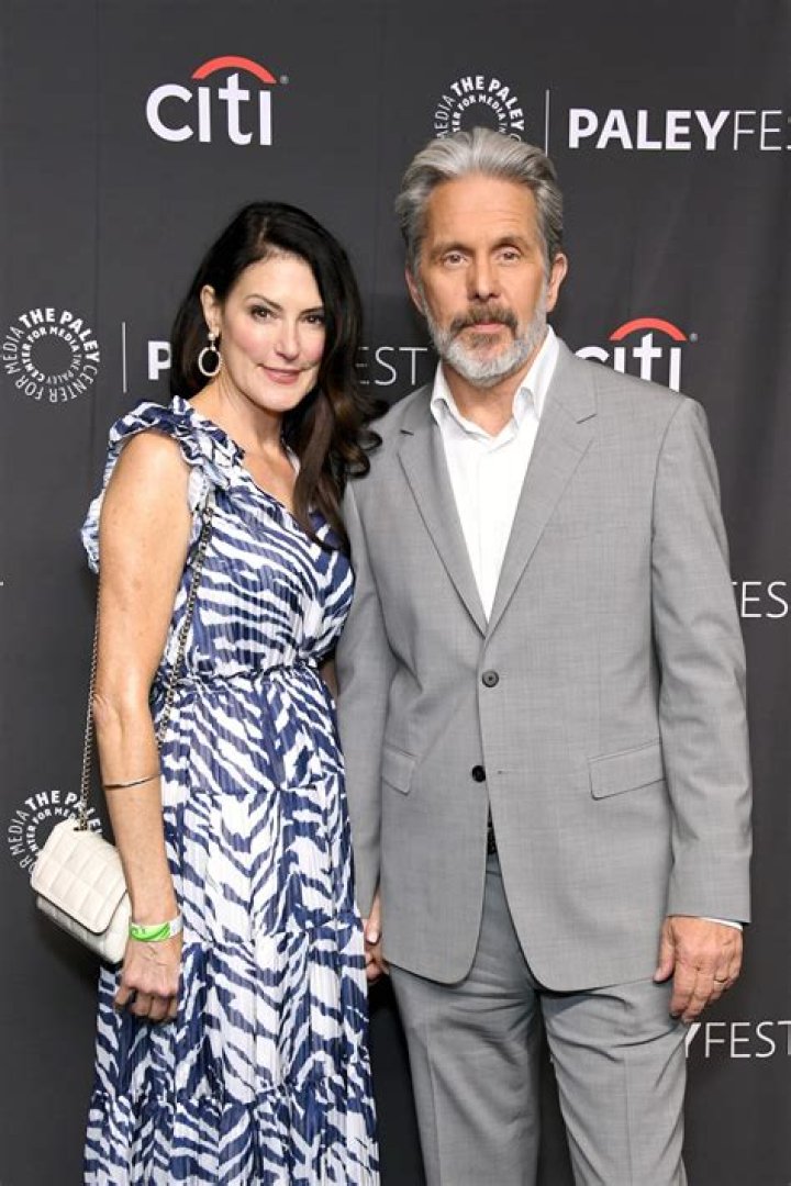 Unveiling the Love Story of Deon Cole and His Wife: A Journey of Laughter and Love