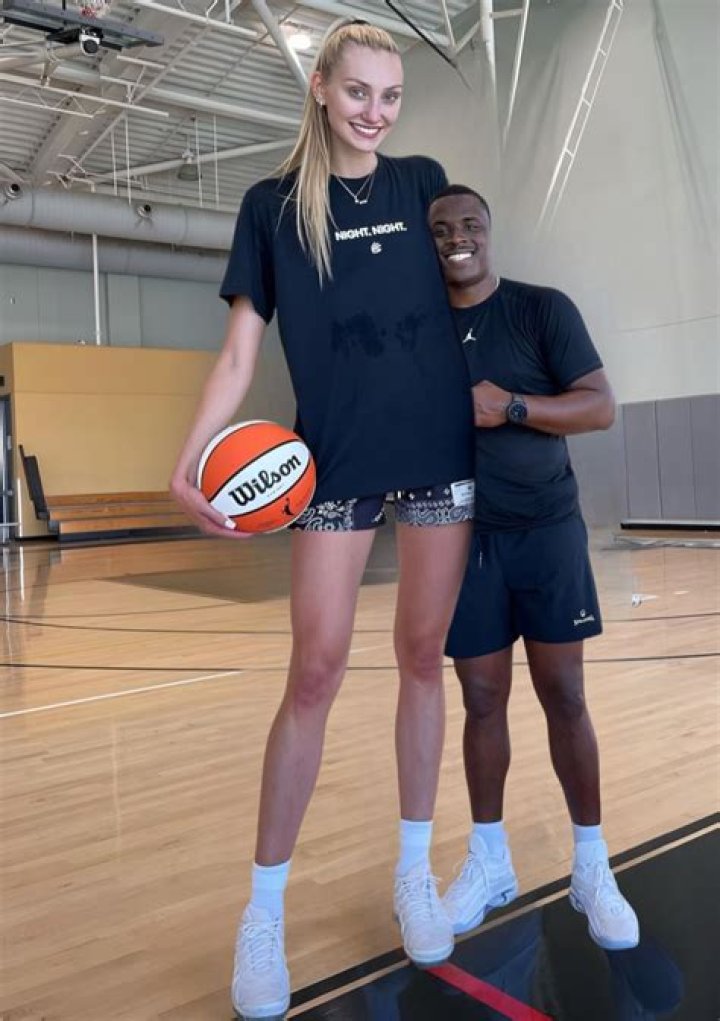 Cindy Crawford's Height and Weight: Unveiling the Iconic Model's Measurements