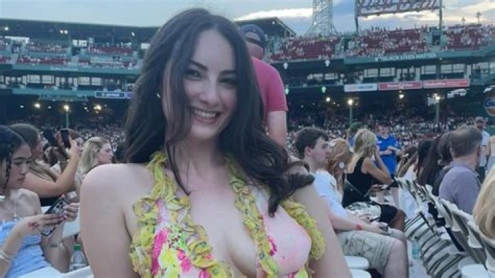 Zoe Kestan: Rising Star in the Entertainment Industry